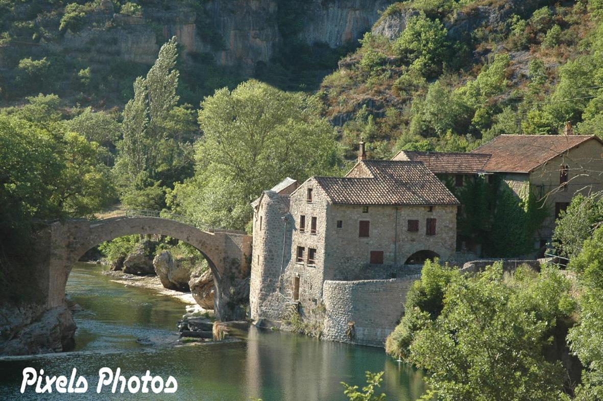 Hotel De La Poste La Cavalerie Exteriér fotografie